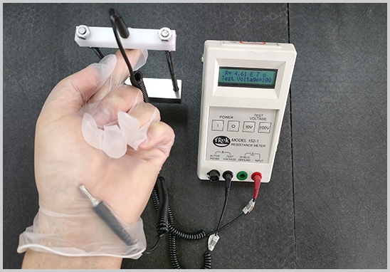 防静电手套点对点电阻测试.jpg 防静电手套点对点电阻测试.jpg