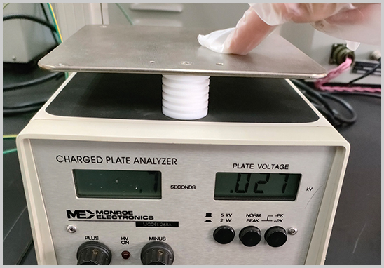 防静电手套静电衰减测试.jpg 防静电手套静电衰减测试.jpg